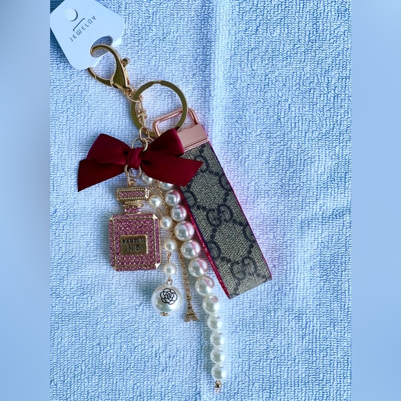 Repurposed Custom Handmade Loop Keychain With Charm - Picture 1 of 8